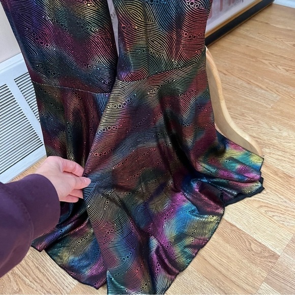 Costume USA: 70's Metallic Rainbow Bell Bottom, Bell Sleeve Front Zip Jumpsuit - Picture 7 of 10